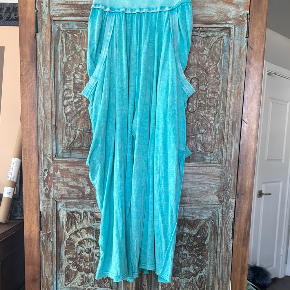 Oli & Hali turquoise jetty harem pants. Small. NWT